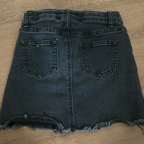 art class girls skirt - Picture 2 of 3